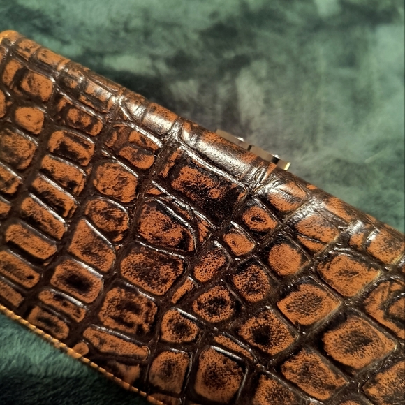Women wallet. Alligator leather. Brown. Preloved. Great condition. - Picture 6 of 7